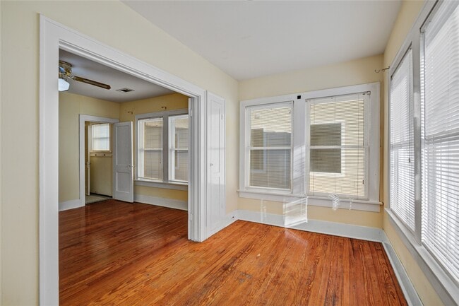 property at 401 W Clay St