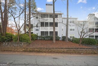 3921 Riverlook Pkwy SE, Unit 210 in Marietta, GA - Foto de edificio - Building Photo