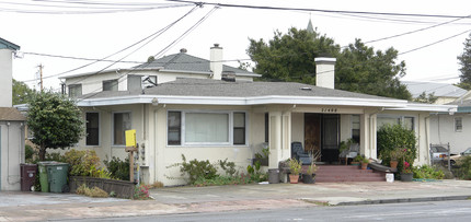 21400 Mission Blvd in Hayward, CA - Building Photo - Building Photo