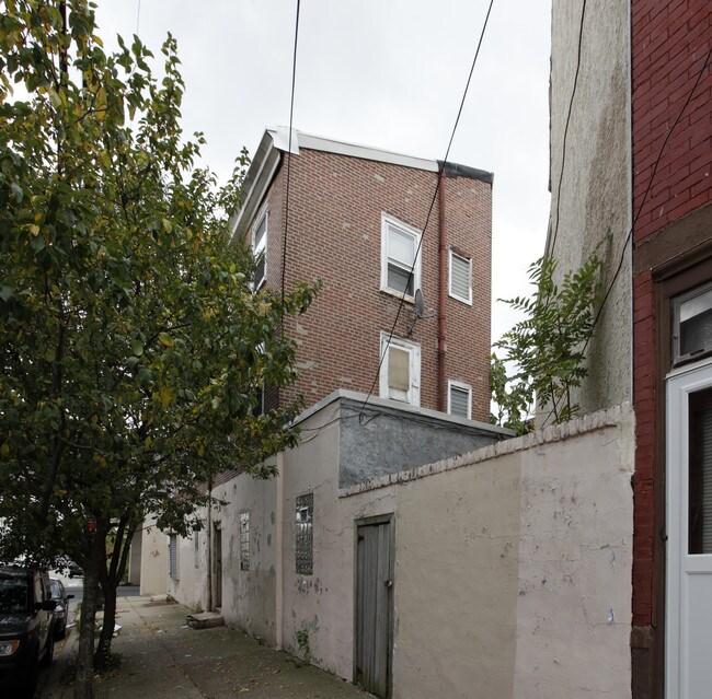 1072 N Front St in Philadelphia, PA - Building Photo - Building Photo