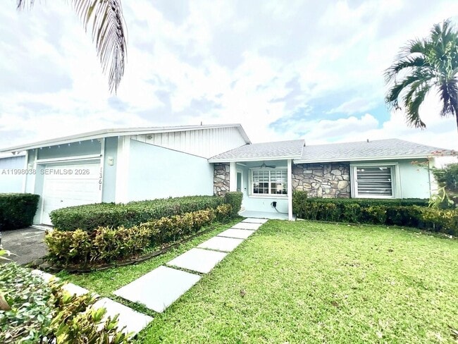 1361 N Fieldlark Ln, Unit D-102 in Homestead, FL - Building Photo - Building Photo