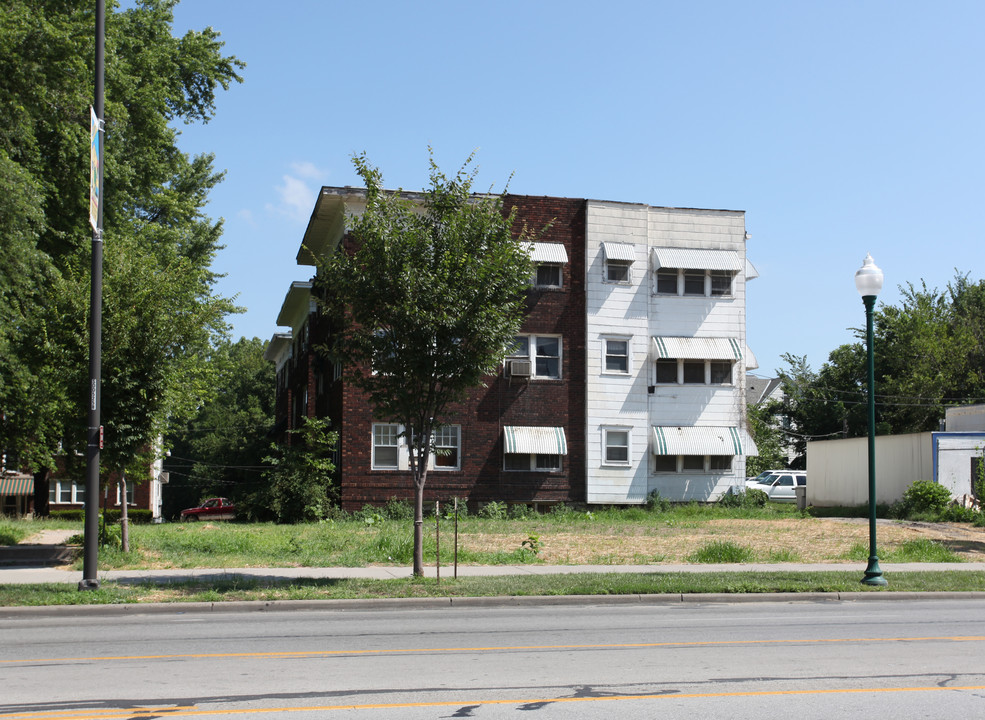 2800 Independence Ave in Kansas City, MO - Building Photo