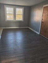 392 E Cliveden St in Philadelphia, PA - Building Photo