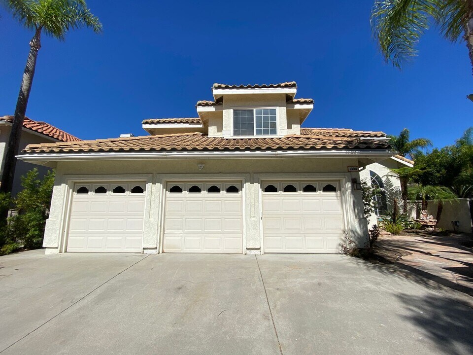 1384 Woodview Ct in Oceanside, CA - Building Photo