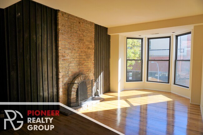 604 W Surf St, Unit 2900-604-3