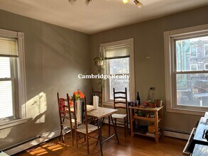 18 Clary St, Unit 2 in Cambridge, MA - Building Photo - Building Photo