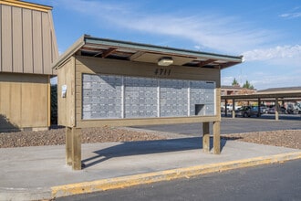 Kamiakin Apartments in Kennewick WA in Kennewick, WA - Building Photo - Building Photo