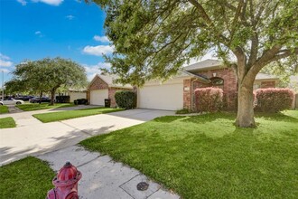 7922 Pelican Ln in Baytown, TX - Building Photo - Building Photo