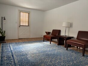 556 Hartmann Ln in Wilmette, IL - Building Photo - Building Photo