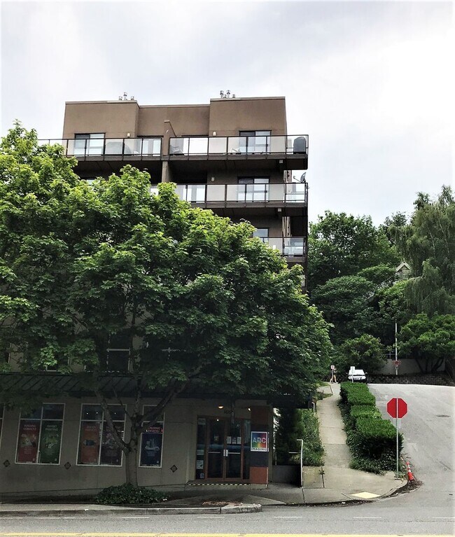 property at 701 Galer St