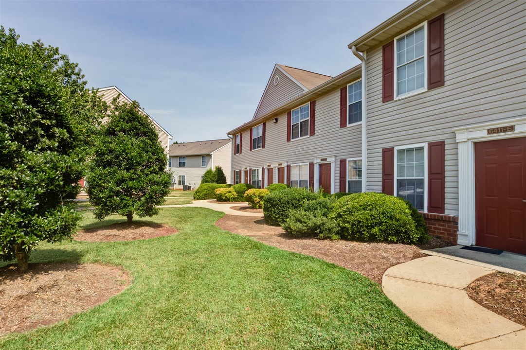 River Birch at Town Center Apartments in Raleigh, NC - Building Photo