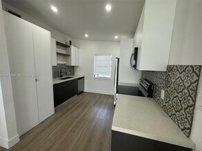 3701 SW 40th St in West Park, FL - Building Photo - Building Photo