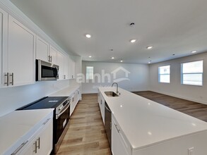 4236 Halo Hollyhock St in Las Vegas, NV - Building Photo - Building Photo