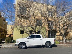 332 City Center Dr in Rohnert Park, CA - Building Photo - Building Photo