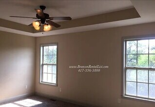 191 RoundHill Rd in Branson, MO - Foto de edificio - Building Photo