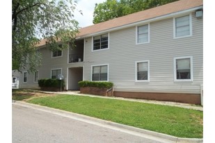 Lynlee Lodge Apartments