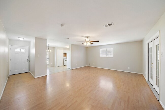 521 29th Ave N in Texas City, TX - Building Photo - Building Photo