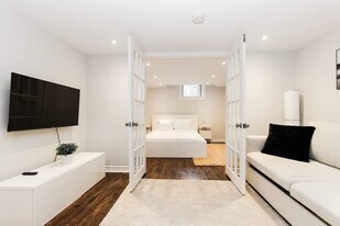 8643 R. Saint-Denis in Montréal, QC - Building Photo