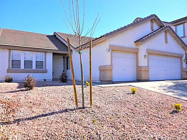 82 Autumn Day St in Henderson, NV - Building Photo