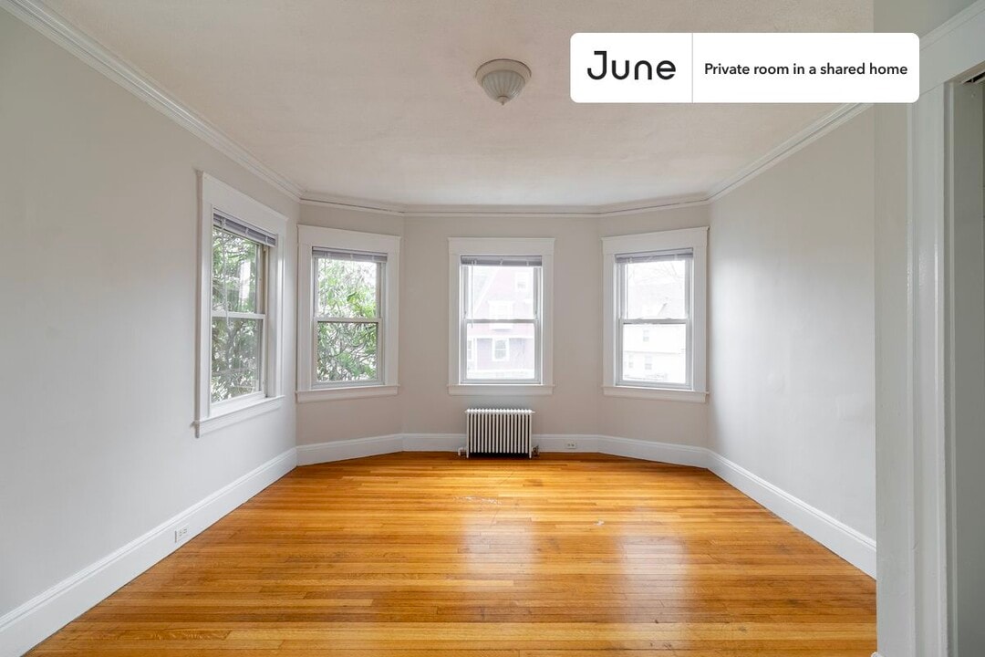 Room in Shared 4 bed/2 bath home in Boston, MA - Building Photo