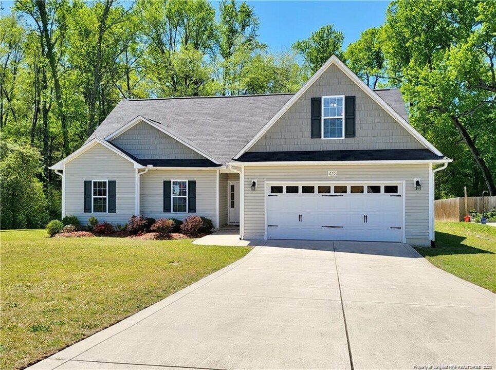270 Bent Oak Ct in Raeford, NC - Building Photo