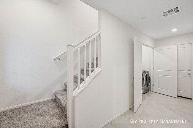 5740 CRENELLATED St in Las Vegas, NV - Building Photo - Building Photo