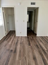 9511 Darby Ave in Northridge, CA - Building Photo - Building Photo