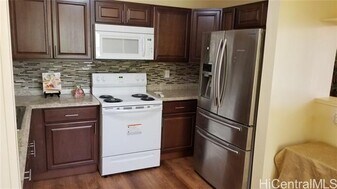 94-372-372 Haaa St in Waipahu, HI - Building Photo