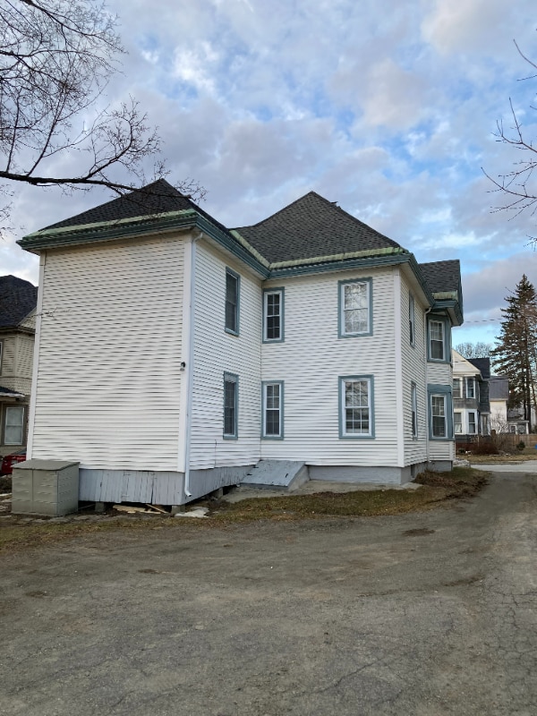 21 Brimmer St in Brewer, ME - Building Photo - Building Photo