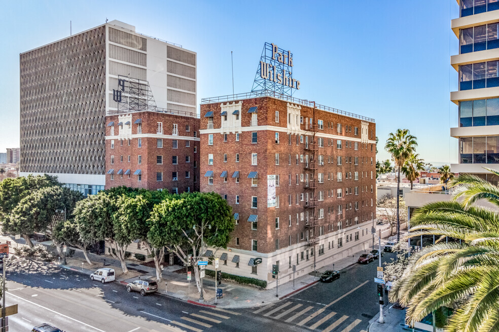 Park Wilshire in Los Angeles, CA - Building Photo