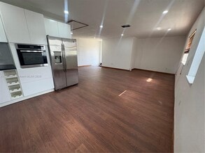 3291 SW 25th St in Miami, FL - Building Photo - Building Photo