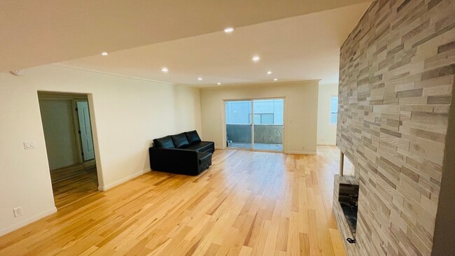 property at 451 S Barrington Ave