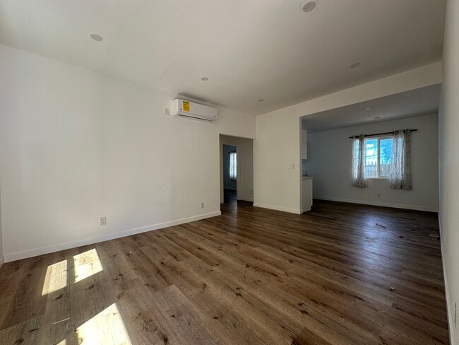 455 W Cowles St in Long Beach, CA - Building Photo - Building Photo