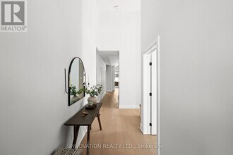 300 Hilversum Ln in Ottawa, ON - Building Photo - Building Photo