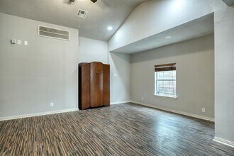 1124 Brookswood Ave in Austin, TX - Building Photo - Building Photo