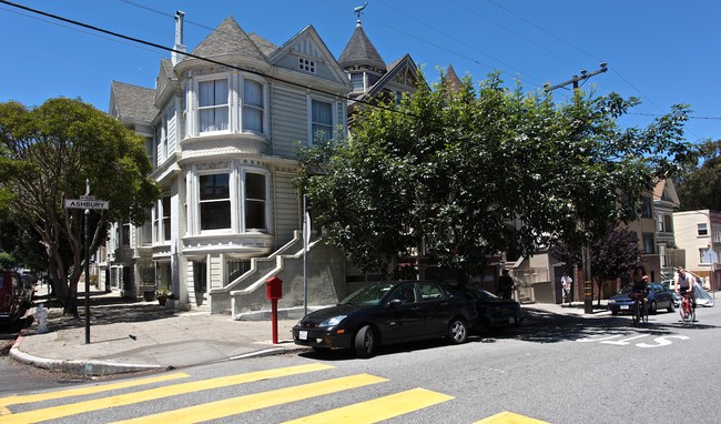 461 Ashbury St in San Francisco, CA - Building Photo - Building Photo