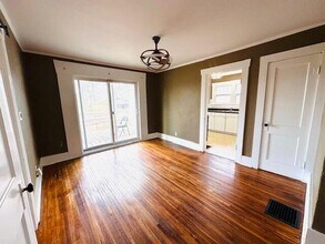 1109 Sunset Ln in Columbia, MO - Building Photo - Building Photo