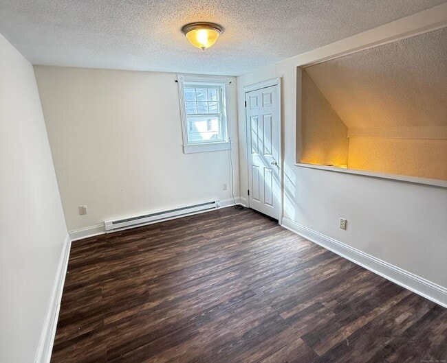 23 Hayward Ave in Colchester, CT - Building Photo - Building Photo
