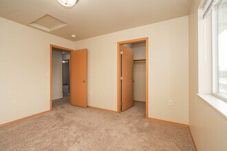 Benson Village Townhomes in Sioux Falls, SD - Building Photo - Building Photo