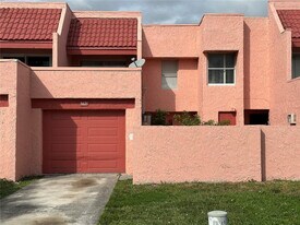 5621 NW 16th St in Lauderhill, FL - Building Photo