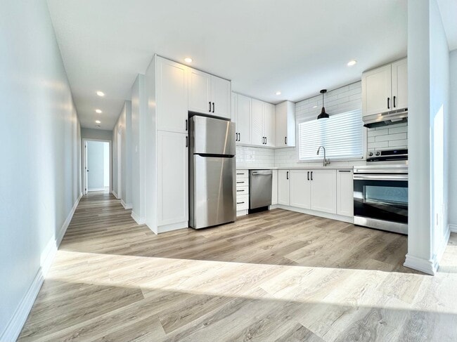 24 Wellington St in Welland, ON - Building Photo - Building Photo