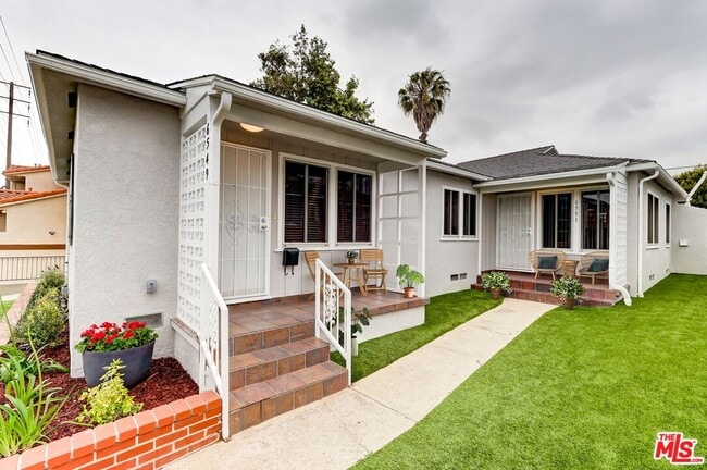 property at 6549 W 86th Pl