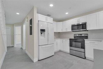 3167 SW 129th Ter in Miramar, FL - Building Photo - Building Photo