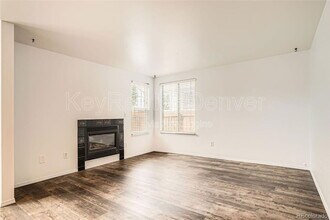 8057 Bryant St in Westminster, CO - Foto de edificio - Building Photo