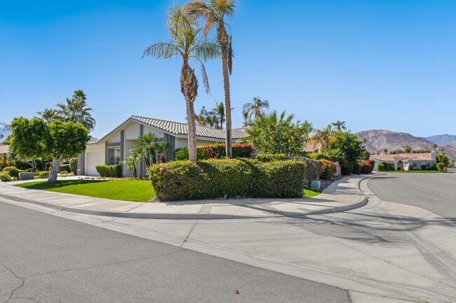 44425 Grand Canyon Ln in Palm Desert, CA - Building Photo - Building Photo