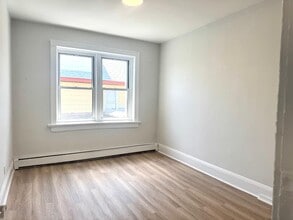 143 Jericho Tpke in Mineola, NY - Building Photo - Building Photo