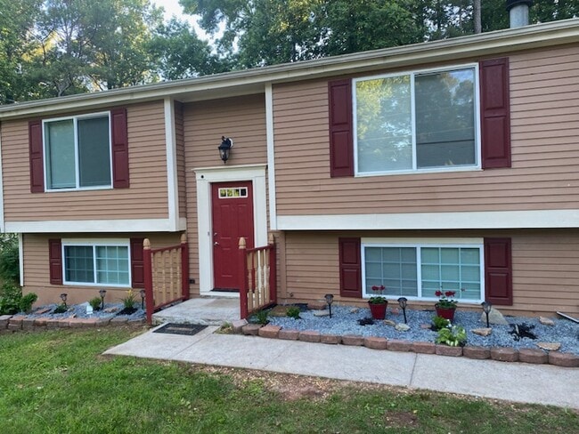 1993 Singer Way in Lithonia, GA - Foto de edificio - Building Photo