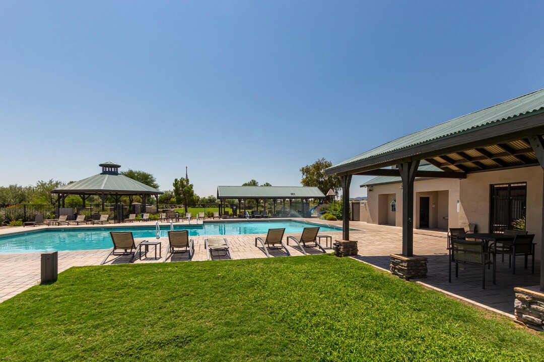1158 E Silversmith Trail in San Tan Valley, AZ - Building Photo