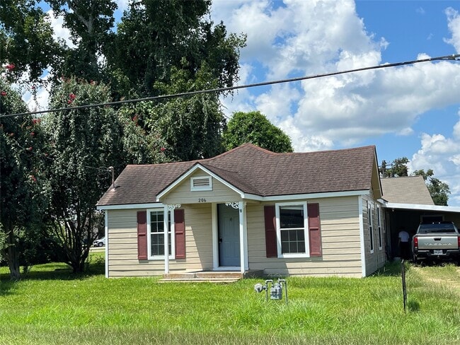 property at 206 S Market St