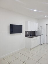 8415 NW 171st St in Hialeah, FL - Building Photo - Building Photo